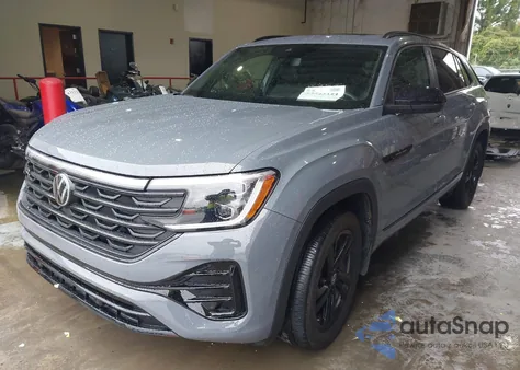 2025 Volkswagen Atlas Cross Sport 2.0T Sel R-Line Black z USA, uszkodzony, nr VIN 1V2AE2CA7SC207409